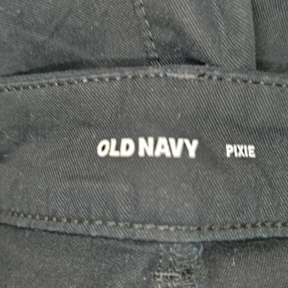 Old Navy Black Chinos Tailored Fit 74